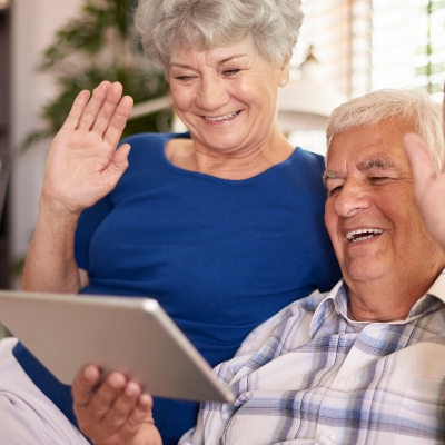 elder-couple-having-a-video-conversation-W36WH4E-1.jpg
